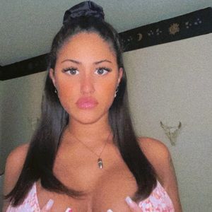 Meet your Posher, Carli